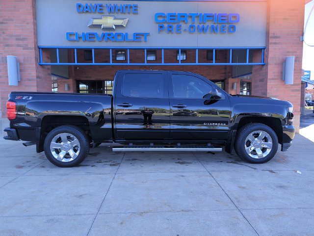 Used 2018 Chevrolet Silverado 1500 LT w/ All Star Edition AWD/4WD image 9