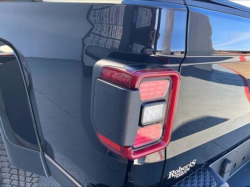 Used 2022 Jeep Gladiator Overland w/ Popular Equipment Package image 21