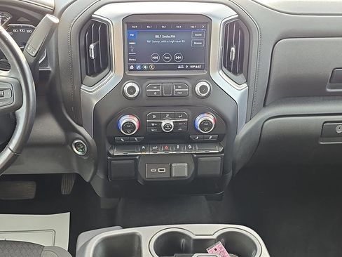 Used 2021 GMC Sierra 1500 SLE image 36