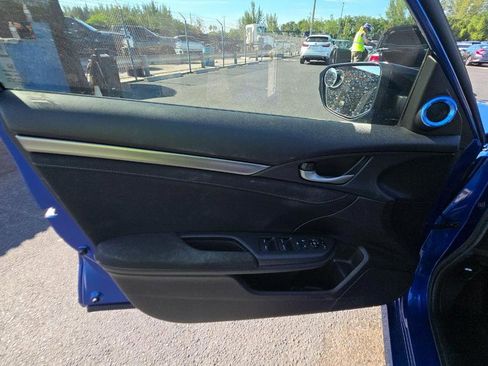 Used 2018 Honda Civic EX image 9