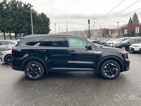 Used 2024 Kia Sorento S AWD/4WD image 4