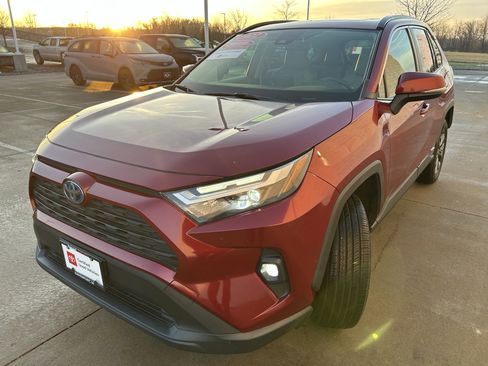 Certified 2022 Toyota RAV4 XLE Premium image 3