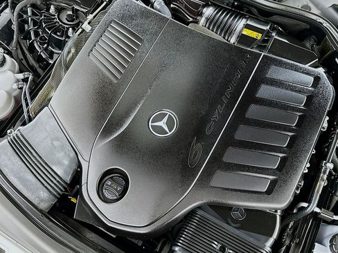 Used 2025 Mercedes-Benz E 450 4MATIC Sedan w/ MBUS Superscreen Package image 31