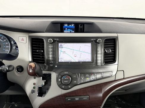 Used 2013 Toyota Sienna Limited w/ Premium Pkg AWD/4WD image 67