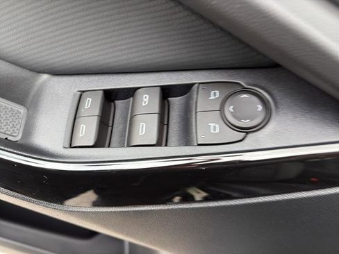 New 2026 Chevrolet Equinox LT w/ Convenience Package II FWD image 16