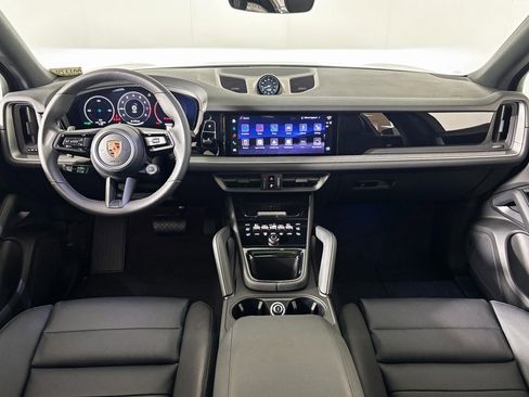 New 2026 Porsche Cayenne image 20