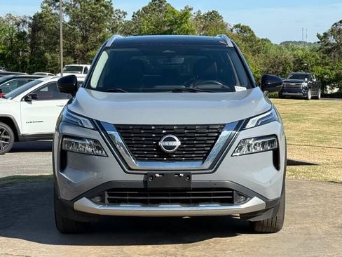 Used 2022 Nissan Rogue Platinum w/ Head-Up Display Package image 2