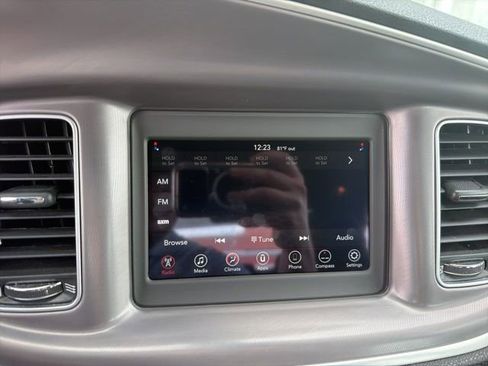 Used 2022 Dodge Charger SXT RWD image 16