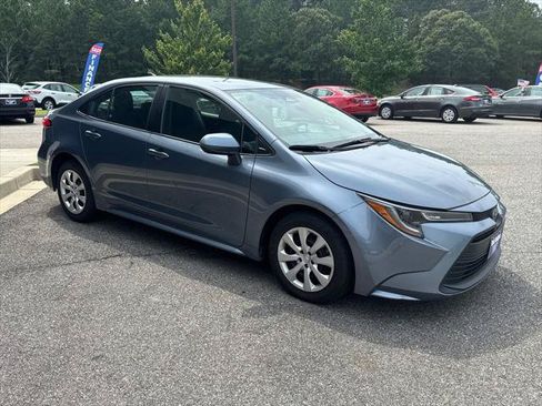 Used 2024 Toyota Corolla LE FWD image 3