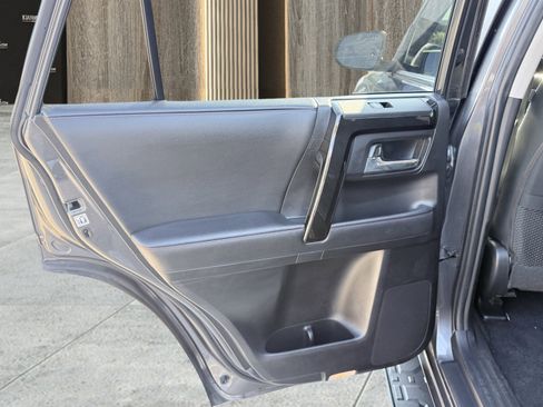 Used 2022 Toyota 4Runner TRD Off-Road image 36