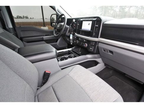 Used 2024 Ford F250 XLT w/ FX4 Off-Road Package image 27