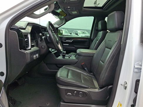 Used 2024 GMC Sierra 1500 Denali w/ Technology Package AWD/4WD image 14