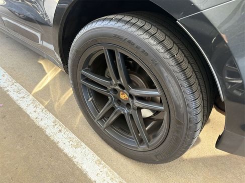 Used 2021 Porsche Macan S image 5