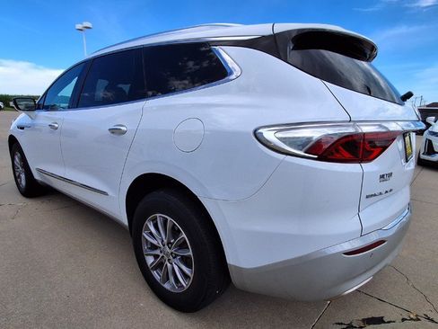 Used 2023 Buick Enclave Essence FWD image 6