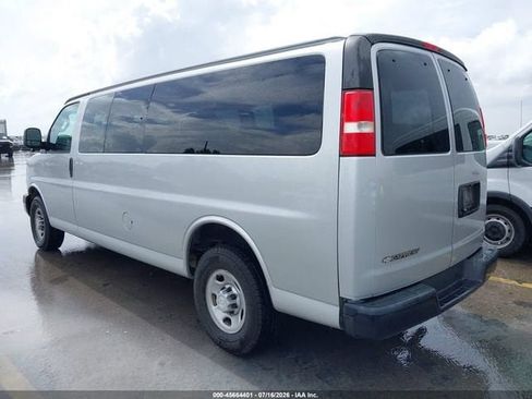 Used 2019 Chevrolet Express 3500 LS RWD image 3