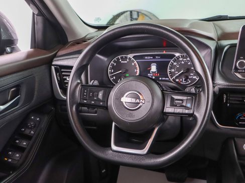 Used 2022 Nissan Rogue SV FWD image 12
