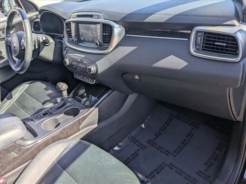Used 2017 Kia Sorento EX w/ EX Advanced Touring Package image 20