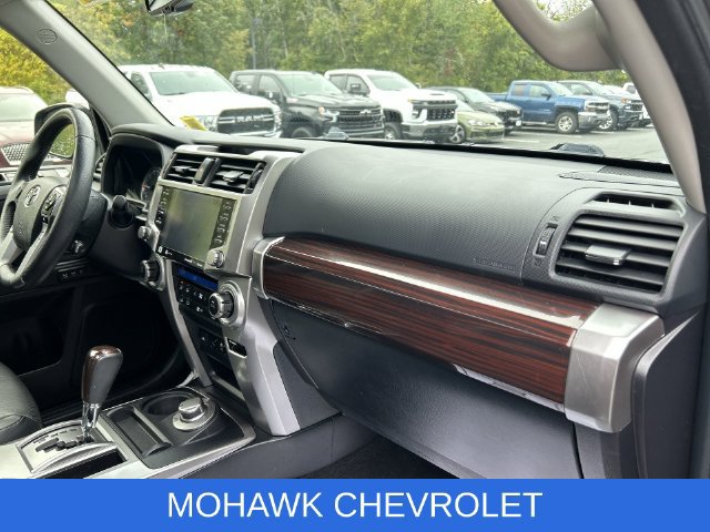 Used 2021 Toyota 4Runner Limited AWD/4WD image 31