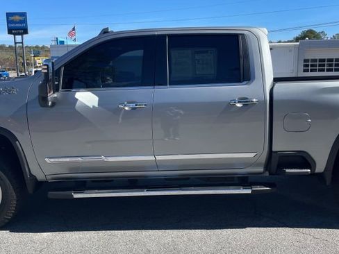 Used 2025 Chevrolet Silverado 2500 High Country w/ Technology Package image 5