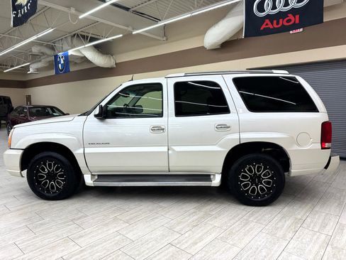 Used 2005 Cadillac Escalade AWD image 6