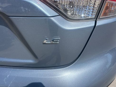 Used 2022 Toyota Corolla LE image 5