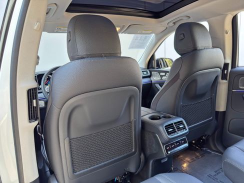 Used 2023 Mercedes-Benz GLS 580 4MATIC image 42