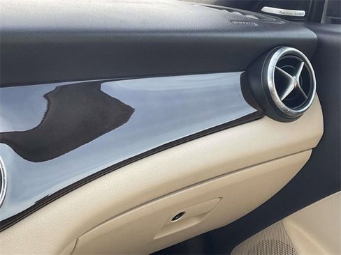 Used 2014 Mercedes-Benz CLA 250 4MATIC image 30