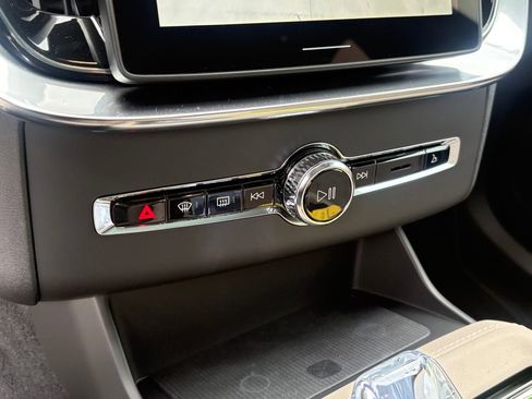 New 2026 Volvo XC90 T8 Plus w/ Protection Package Premier image 17