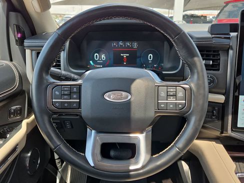 Used 2023 Ford Expedition Platinum AWD/4WD image 19