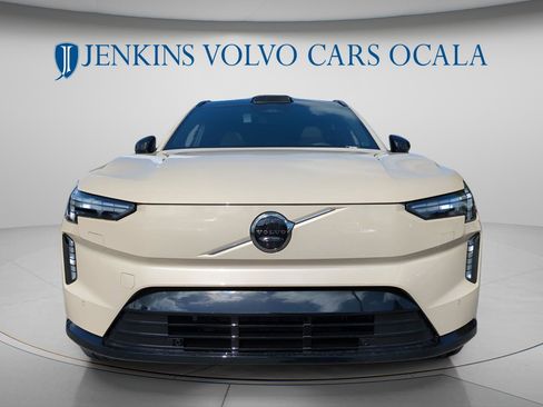 New 2025 Volvo EX90 Ultra image 8