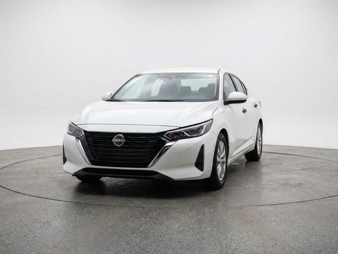 Used 2025 Nissan Sentra S FWD image 2