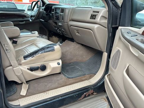 Used 2001 Ford Excursion Limited image 16