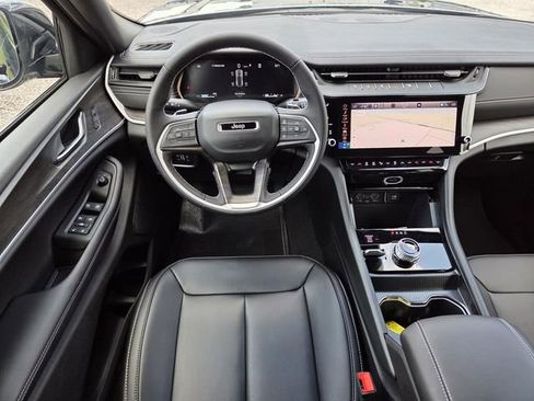 New 2026 Jeep Grand Cherokee Limited AWD/4WD image 11