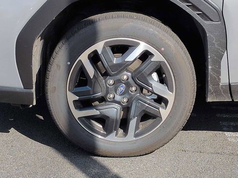 Certified 2025 Subaru Forester Limited image 14