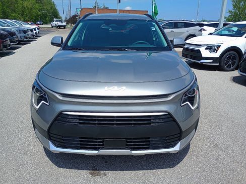 New 2025 Kia Niro EX image 3