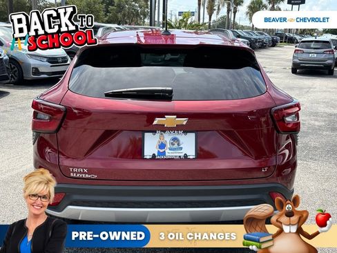 Used 2025 Chevrolet Trax LT FWD image 6