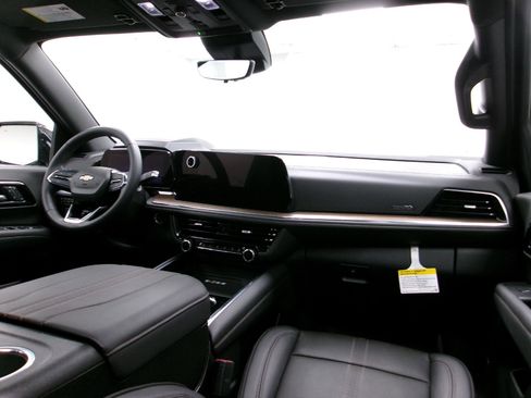 Certified 2025 Chevrolet Tahoe High Country w/ Sun And Tow Package image 3