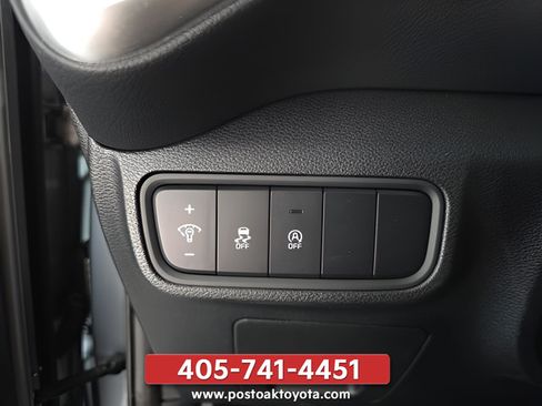 Used 2025 Kia Soul LX w/ LX Technology Package FWD image 11