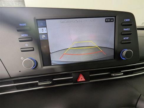 New 2025 Hyundai Elantra SE image 25