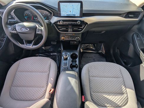 Used 2020 Ford Escape SE image 12