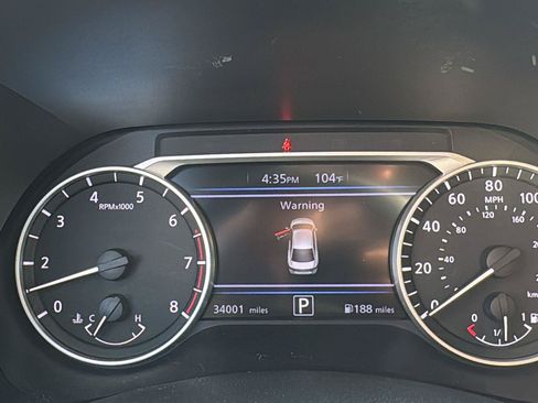 Used 2024 Nissan Sentra SV FWD image 10