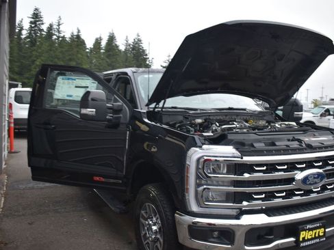 New 2025 Ford F350 Lariat w/ Lariat Ultimate Package image 23