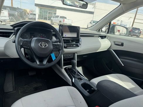 Used 2024 Toyota Corolla Cross L image 2