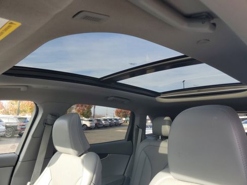 Certified 2022 Lincoln Nautilus Reserve w/ Equipment Group 202A image 11