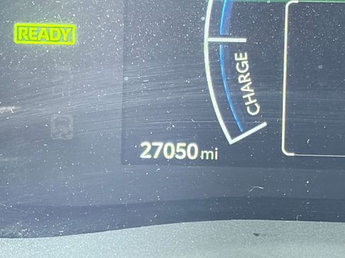 Used 2025 Toyota Camry SE FWD image 40