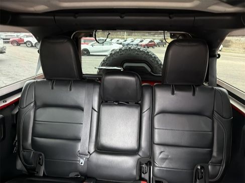 Used 2019 Jeep Wrangler Unlimited Sahara w/ Quick Order Package 24M Moab image 12