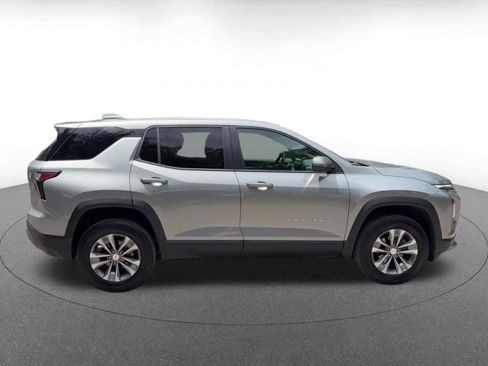 Used 2025 Chevrolet Equinox LT FWD image 13