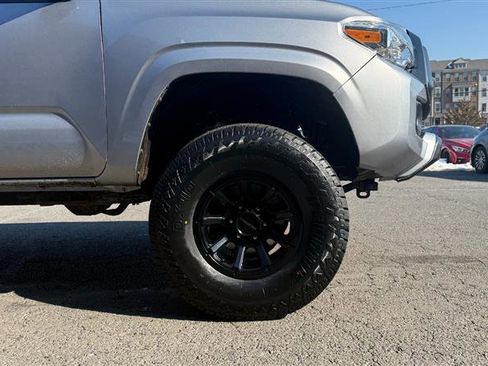 Used 2020 Toyota Tacoma SR5 image 8