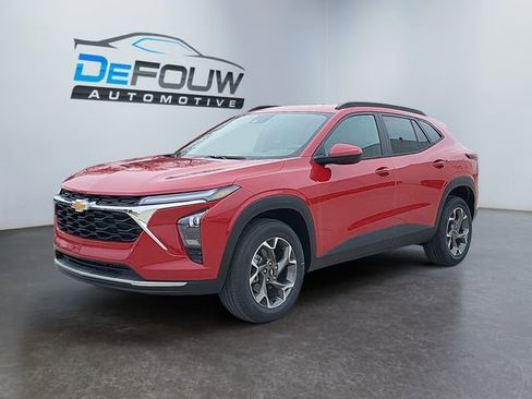 New 2026 Chevrolet Trax LT w/ Driver Confidence Package image 7