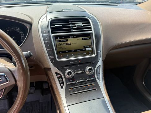 Used 2016 Lincoln MKX Reserve image 19